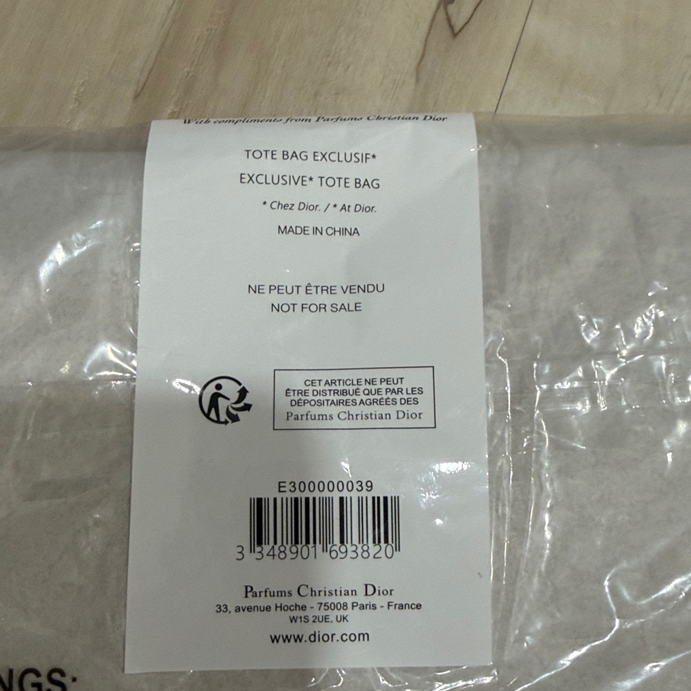 Dior Beauty embroidered star mesh tote - gwp item 2025!   NIB - Sealed :) - Picture 4 of 5